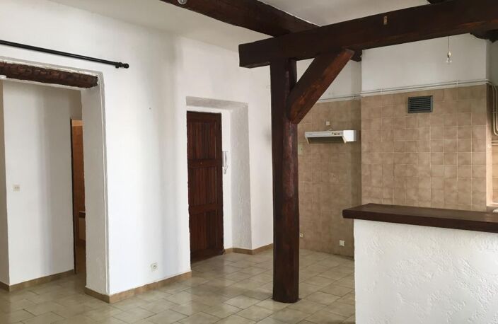 Immeuble de rapport à vendre, RDC+5 comprenant 5 appartement et un local commercial, TOULON centre historique (83000), proche du port — photo 2