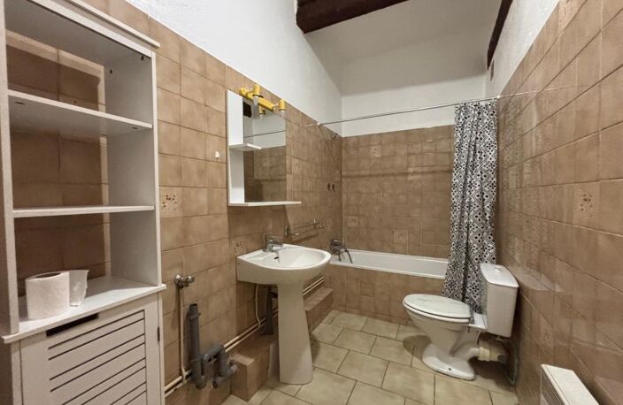 Immeuble de rapport à vendre, RDC+5 comprenant 5 appartement et un local commercial, TOULON centre historique (83000), proche du port — photo 4