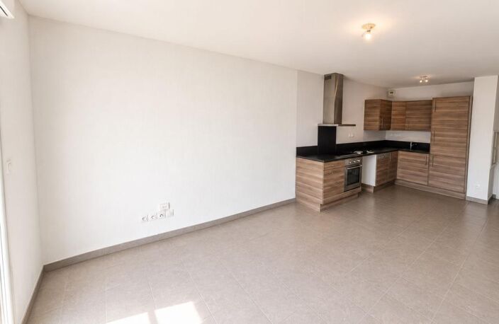 Appartement À Vendre T2 46m2 + Balcon La Seyne sur Mer et possibilité garage — photo 2
