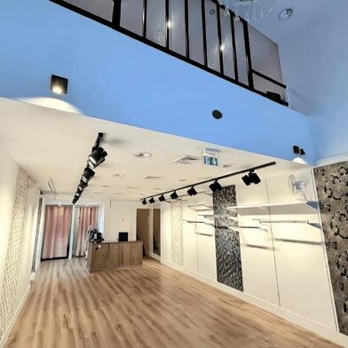 Local industriel  640000 €