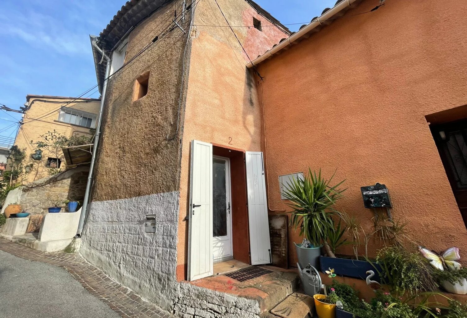 LE LUC – Maison de village 60 m² + grenier aménageable – Fort potentiel – 109 000 € — photo 1