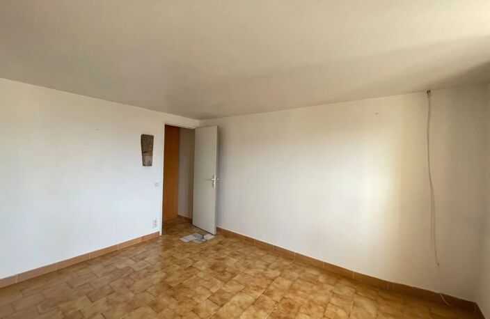 LE LUC – Maison de village 60 m² + grenier aménageable – Fort potentiel – 109 000 € — photo 4