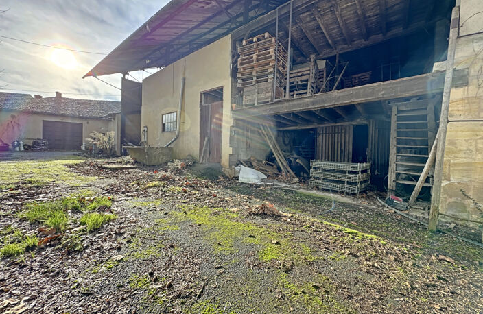 Maison à rénover avec chai et garage - GENISSAC — photo 2