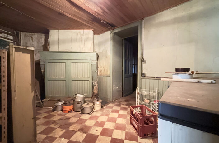 Maison à rénover avec chai et garage - GENISSAC — photo 3