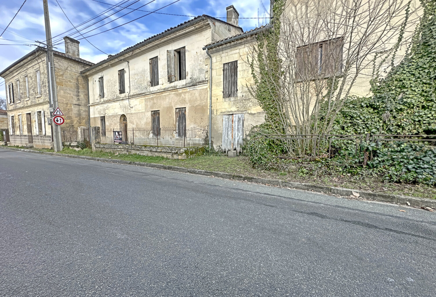 Maison 180m2 avec travaux - Chai attenant - GENISSAC — photo 1