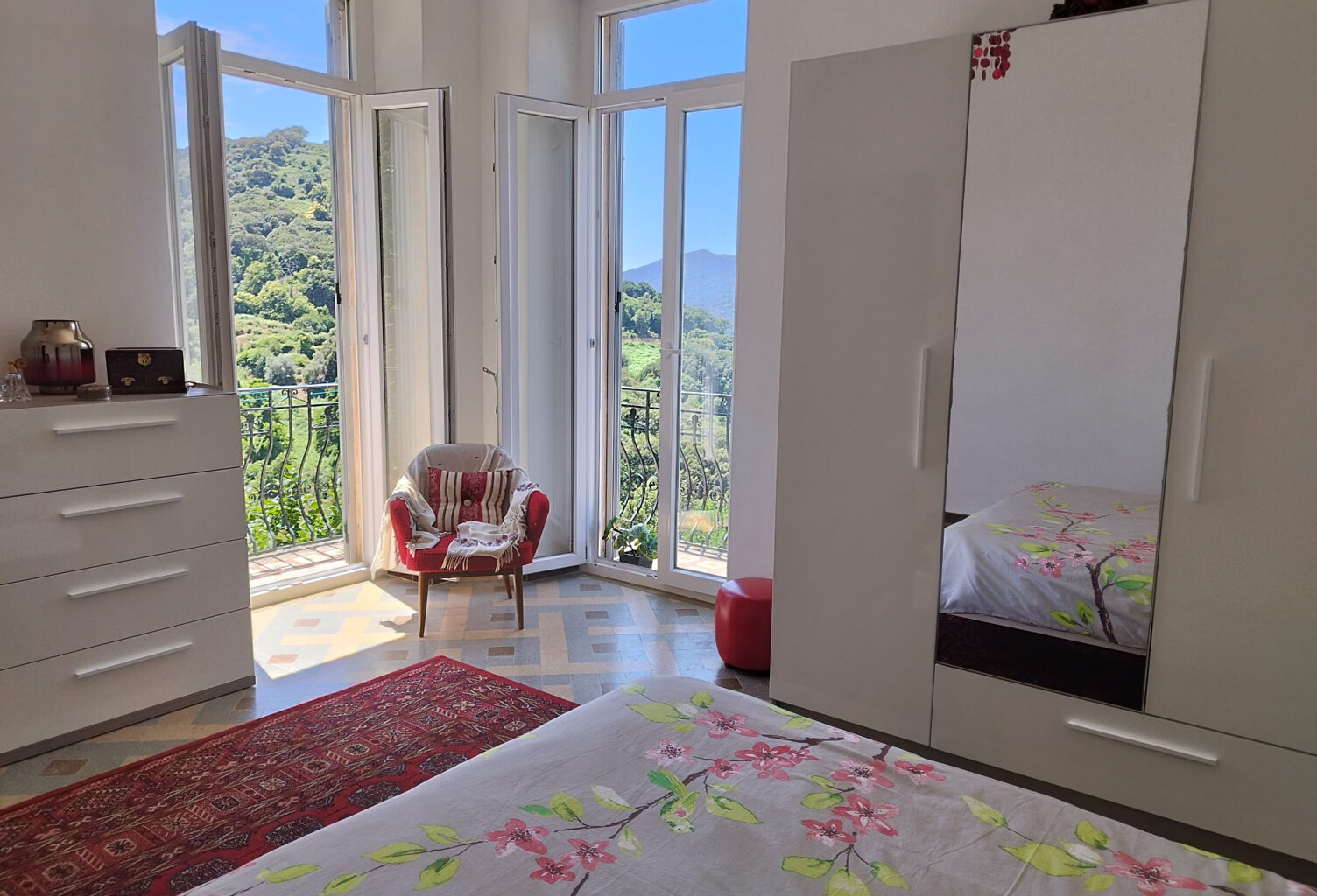 Haut de villa rénové avec deux logements et terrain   Villag — photo 1