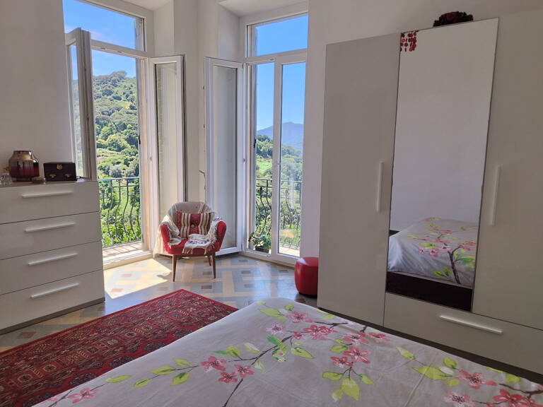 Haut de villa rénové avec deux logements et terrain   Villag — photo 1