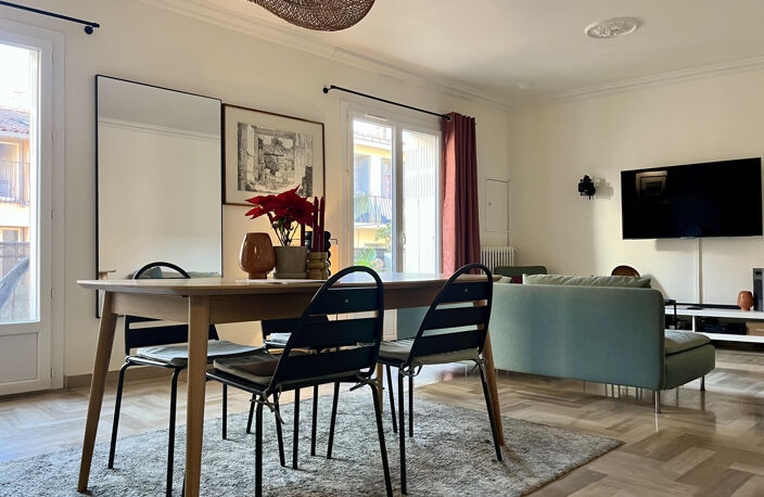 Grand T3 103m2, coeur de ville de Sete balcons et vue port — photo 2