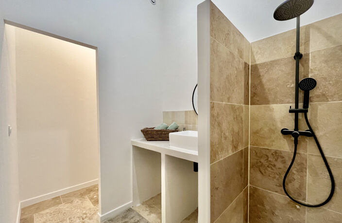EXCLUSIVITE T2 rénové avec goût, proche gare Sete 34200 — photo 3