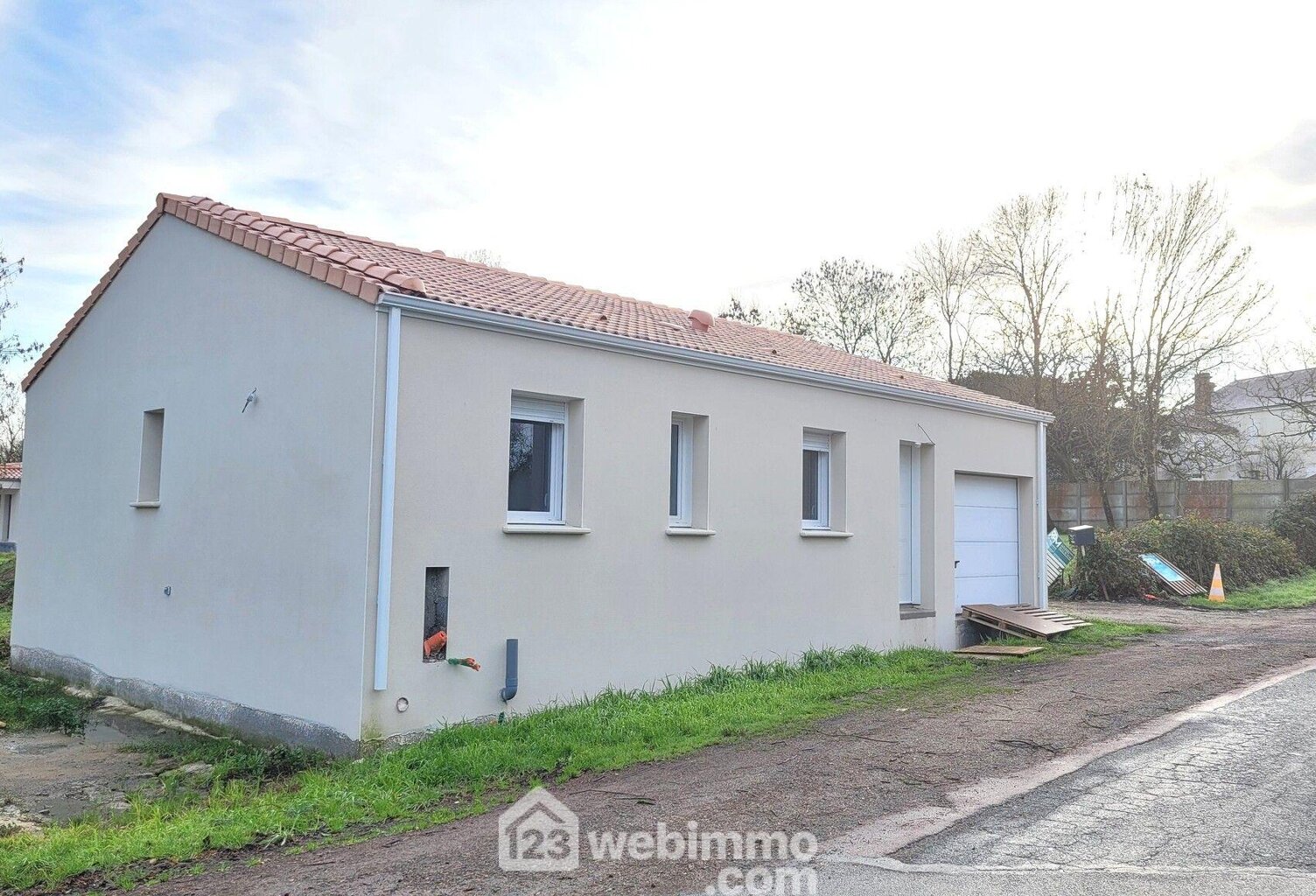 Maison - 81.97m² - La Jonchère — photo 1