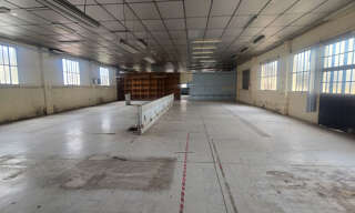 Local industriel 16 Pièces 1300 m² à vendre à Jurançon (64110)