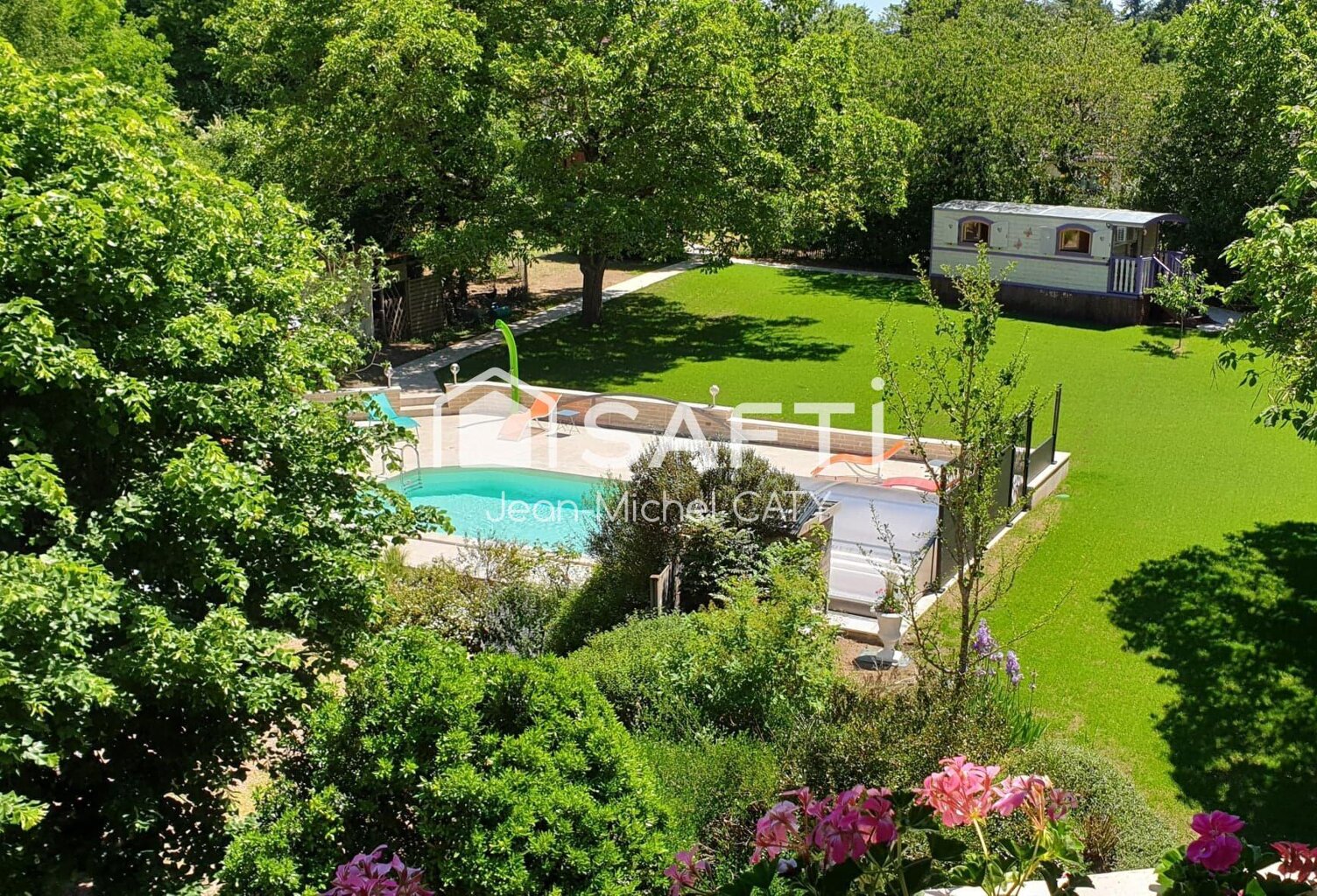 POUILLY SUR LOIRE, maison d'habitation de 270 m² sur 5796 m² de terrain. — photo 1
