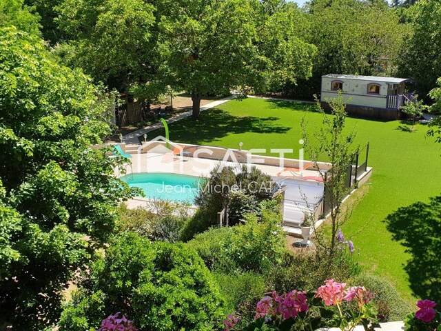 POUILLY SUR LOIRE, maison d'habitation de 270 m² sur 5796 m² de terrain. — photo du bien