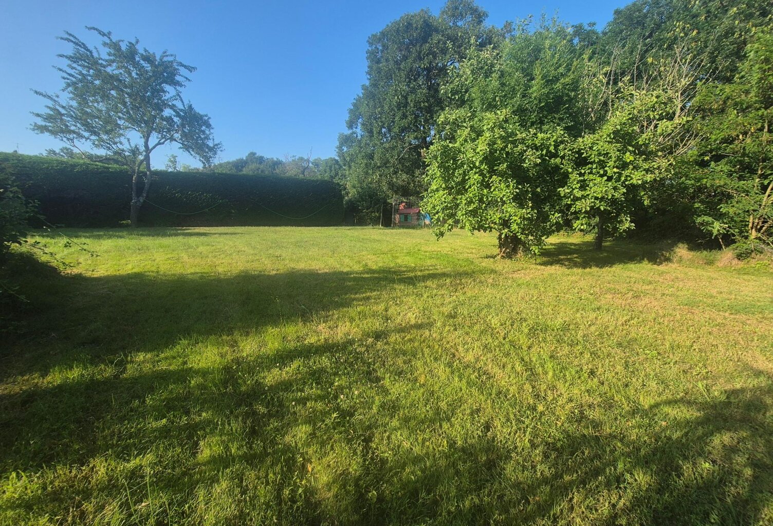 Terrain constructible 1200m2 — photo 1