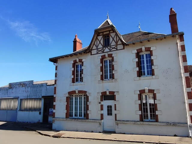 Maison avec garage de 240 m2 attenant ! — photo du bien