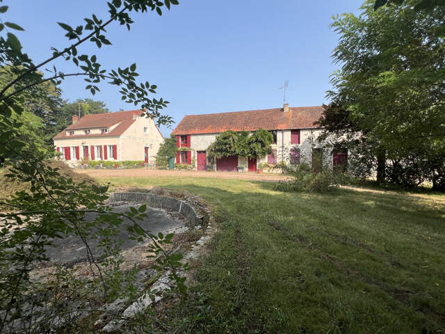 Maison de maître sur plus de 7ha de terrain ! — photo du bien