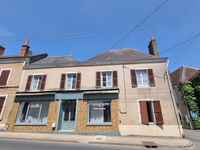 Maison de ville avec local commercial ! — photo 1