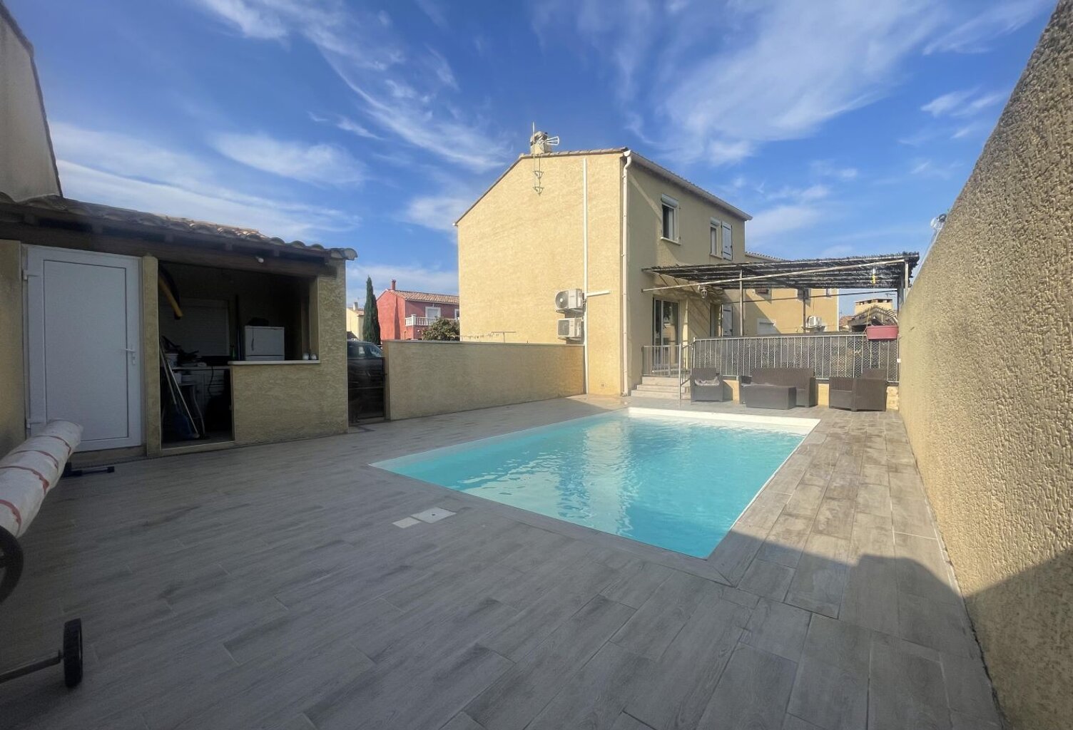 Villa AVEC PISCINE — photo 1
