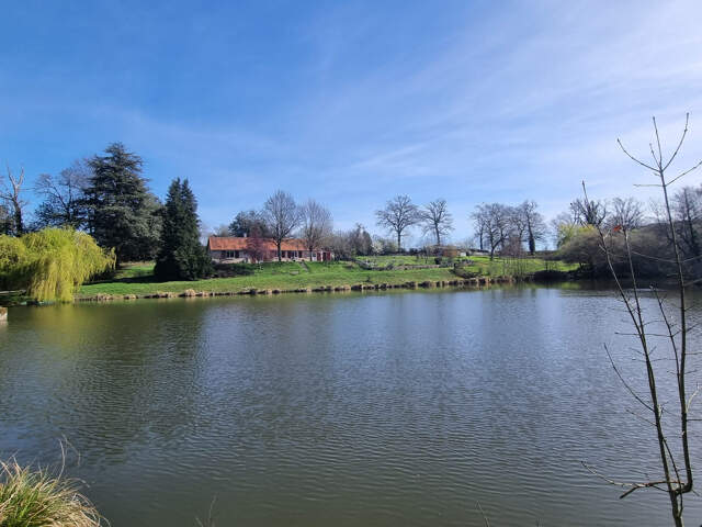 Maison de campagne avec étangs ! — photo du bien
