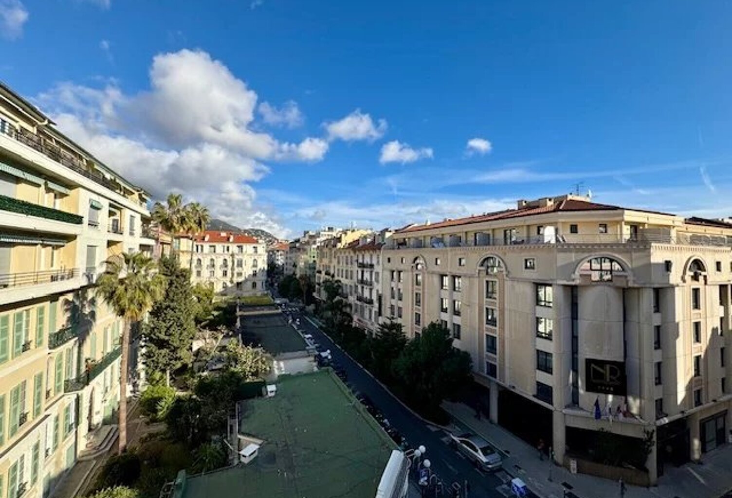 DERNIER ÉTAGE –  RUE PASTORELLI — photo 1