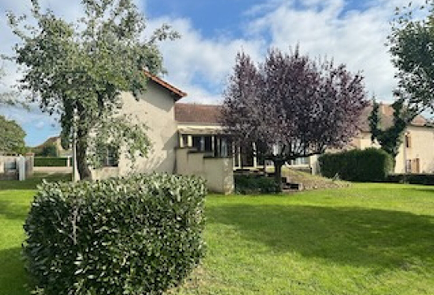 MAISON DE PLAIN-PIED DE 107 M2 HAB.DÉPENDANCES ATTENANTES. — photo 1
