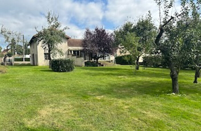 MAISON DE PLAIN-PIED DE 107 M2 HAB.DÉPENDANCES ATTENANTES. — photo 2