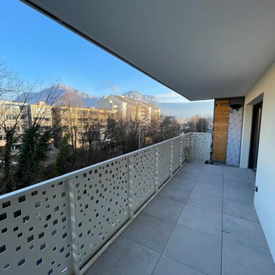 Appartement 2 pièces 812 €