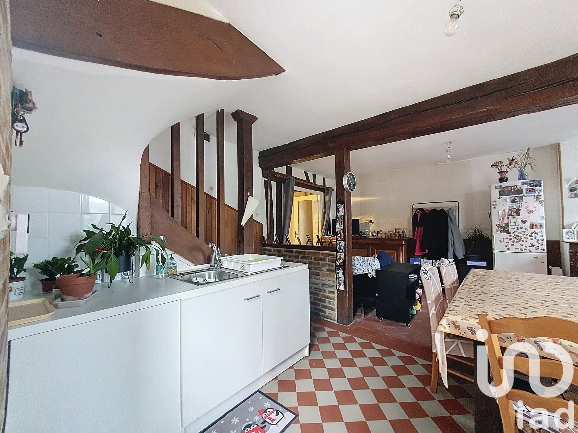 St-Julien-Du-Sault - 140m² - 7p. - 4ch.