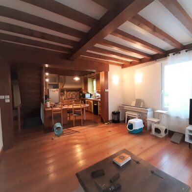 Appartement 4 pièces 932 €