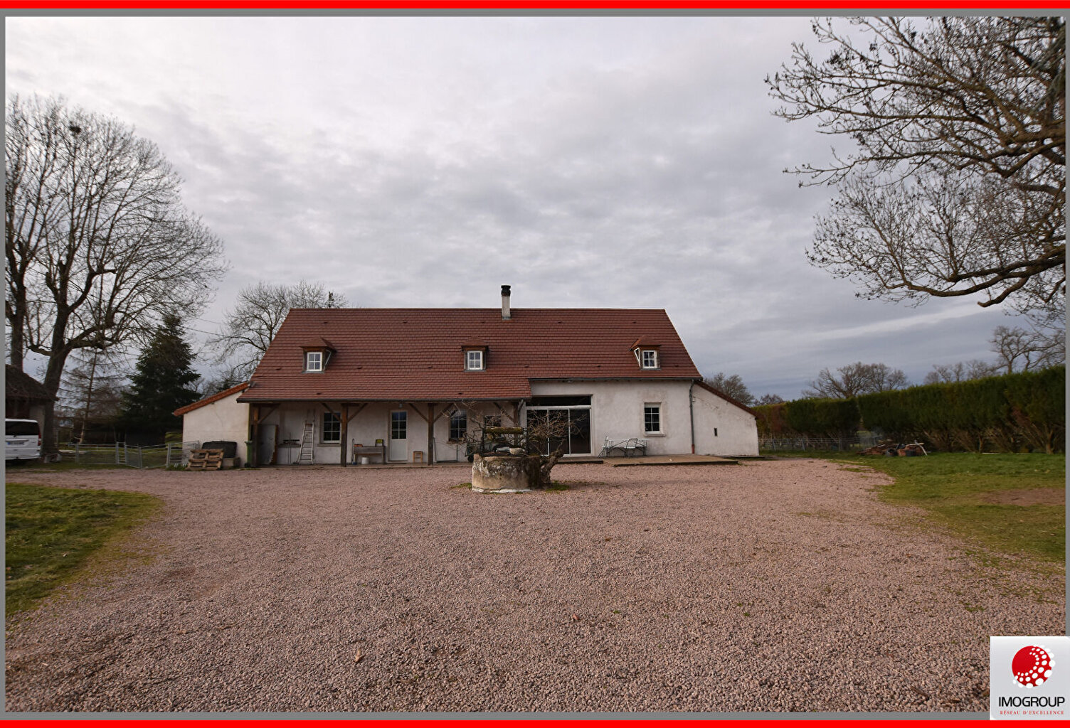 LONGERE SUR 6.7 HA — photo 1