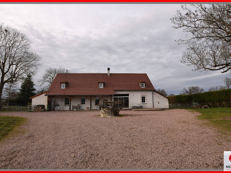 LONGERE SUR 6.7 HA — photo 1