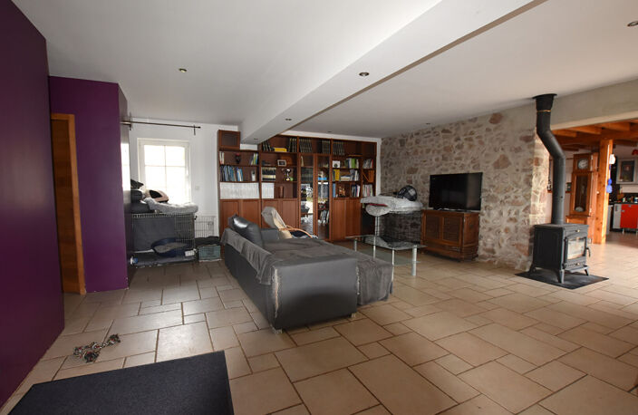 LONGERE SUR 6.7 HA — photo 2
