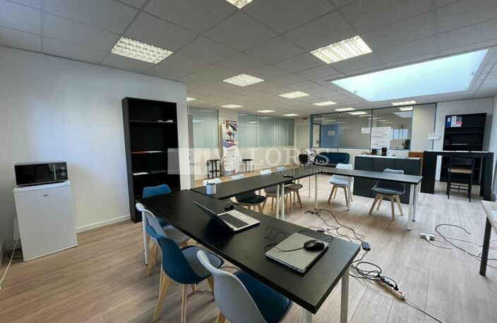 BUREAUX à LOUER — photo 3