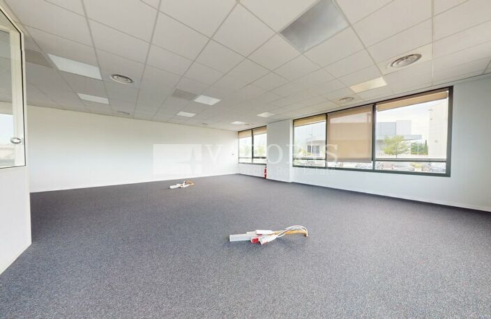 BUREAUX à LOUER — photo 4