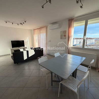 Appartement 3 pièces 750 €
