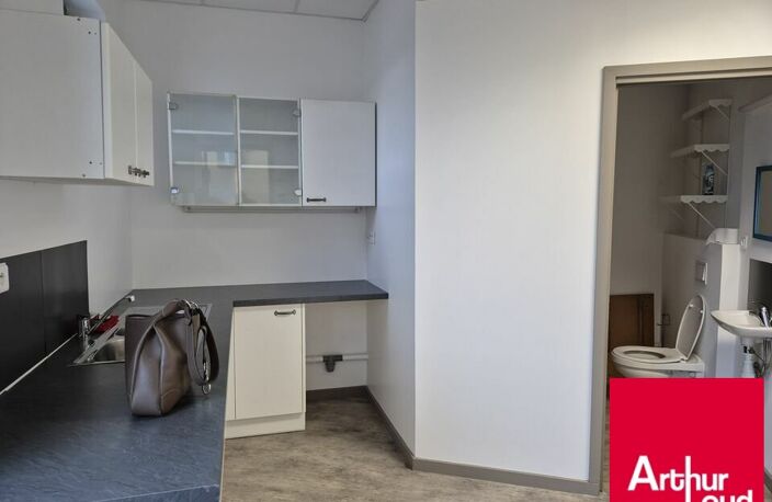 BUREAUX à LOUER — photo 2