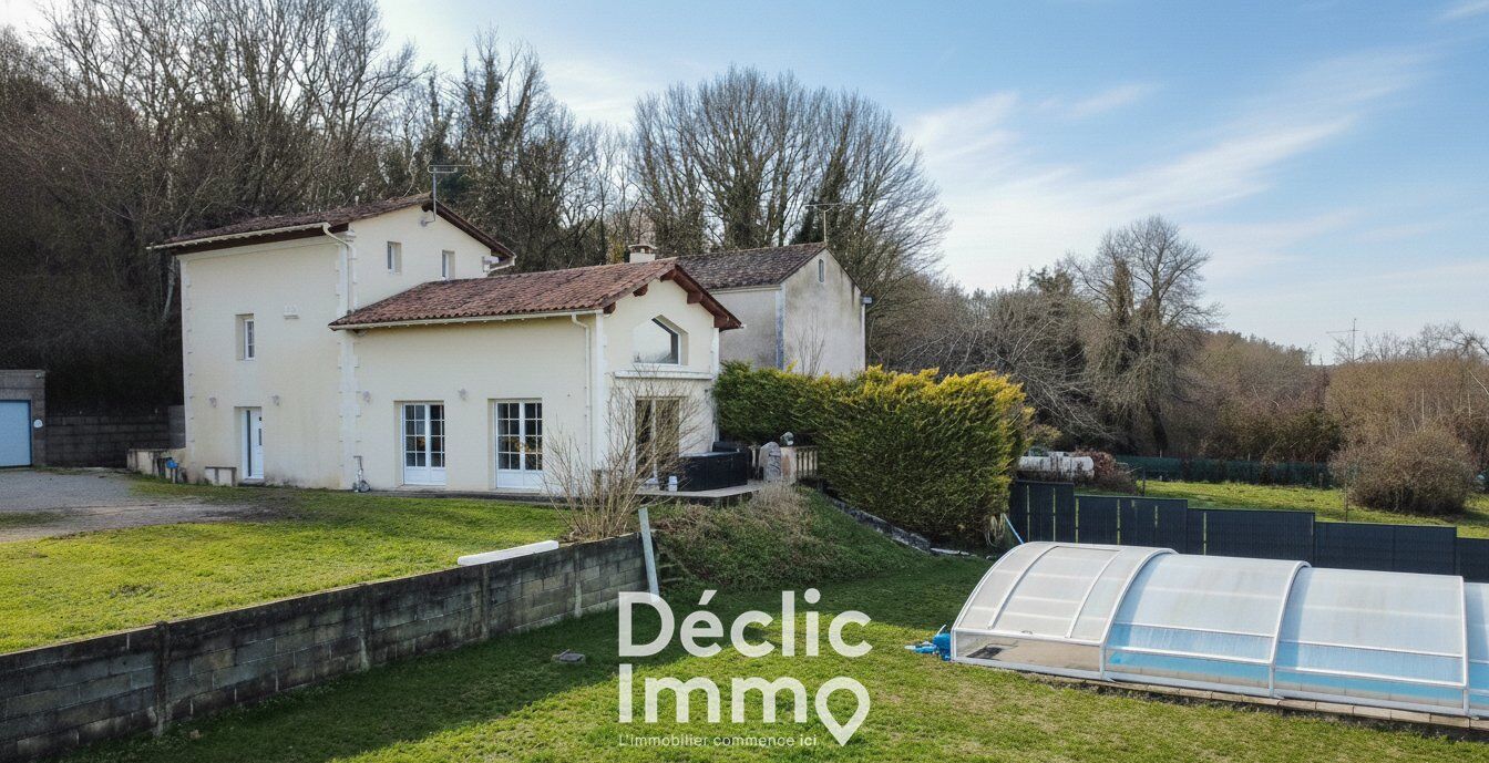 Villa / Maison  T4 à vendre Vœuil-et-Giget 16400