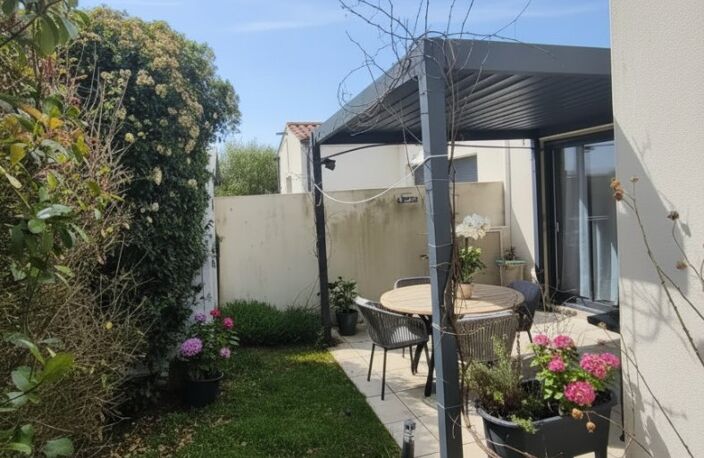 A VENDRE MAISON 2 CH + GARAGE SURGERES — photo 3