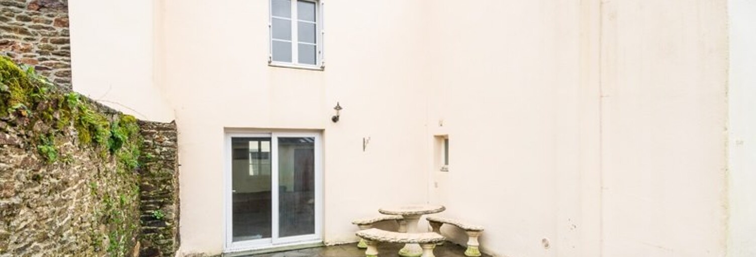 Maison 5 Pièces 101 m² à vendre à Guimiliau (29400)