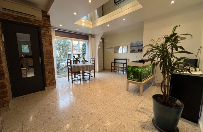 Maison familiale avec jardin et garage — photo 4