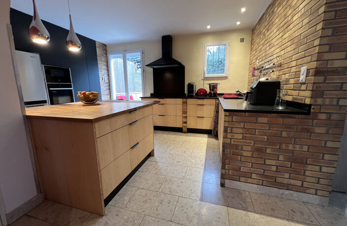 Maison familiale avec jardin et garage — photo 5