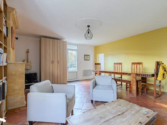 Maison en pierre de 5 pièces principales — photo du bien