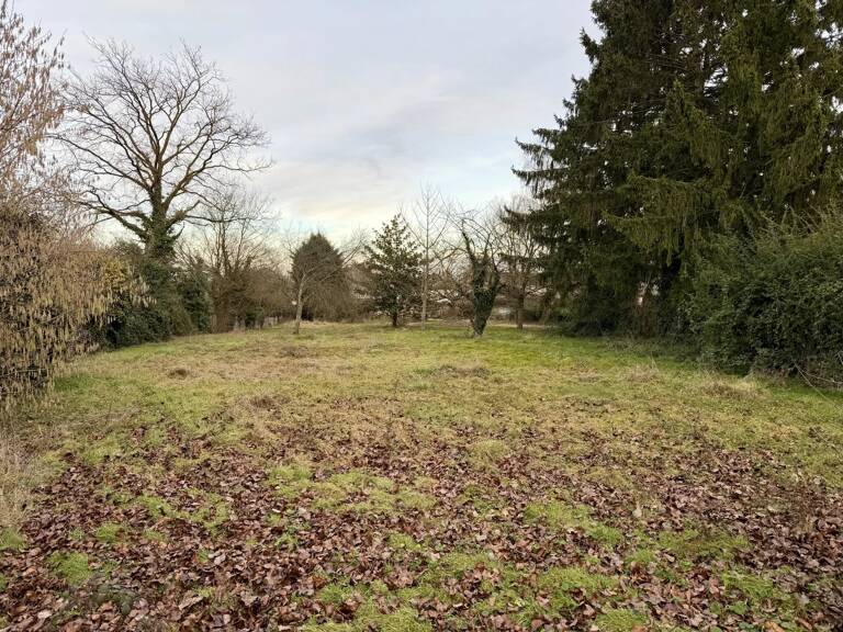 Terrain de 626m² viabilisé — photo 1
