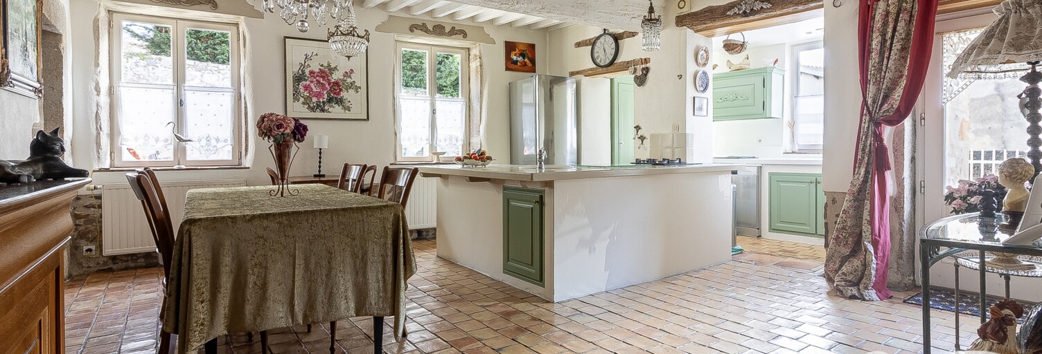 Maison 6 Pièces 162 m² à vendre à Saint-Laurent-d'Agny (69440)