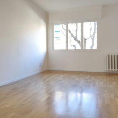 Appartement 3 pièces 1205 €