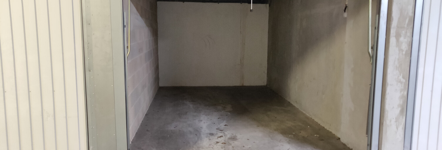 Garage  13 m² à louer à Marseille 9 (13009)