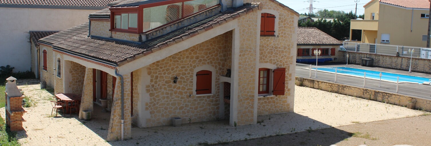 Immeuble  272 m² à vendre à Les Martres-d'Artière (63430)