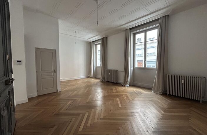 BUREAU FOCH — photo 2
