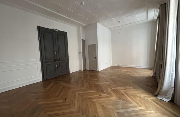 BUREAU FOCH — photo 3