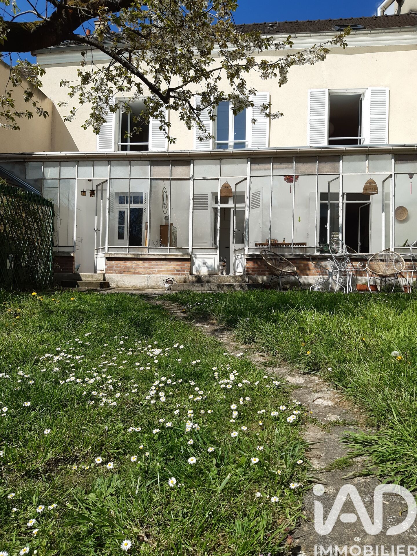 Melun - 220m² - 7p. - 2ch.